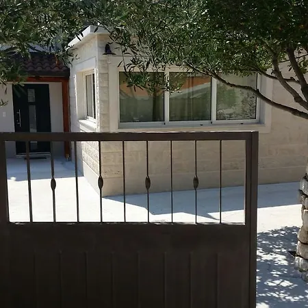 Simona Apartamento Trogir