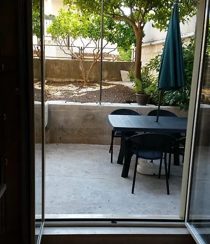 Simona Trogir